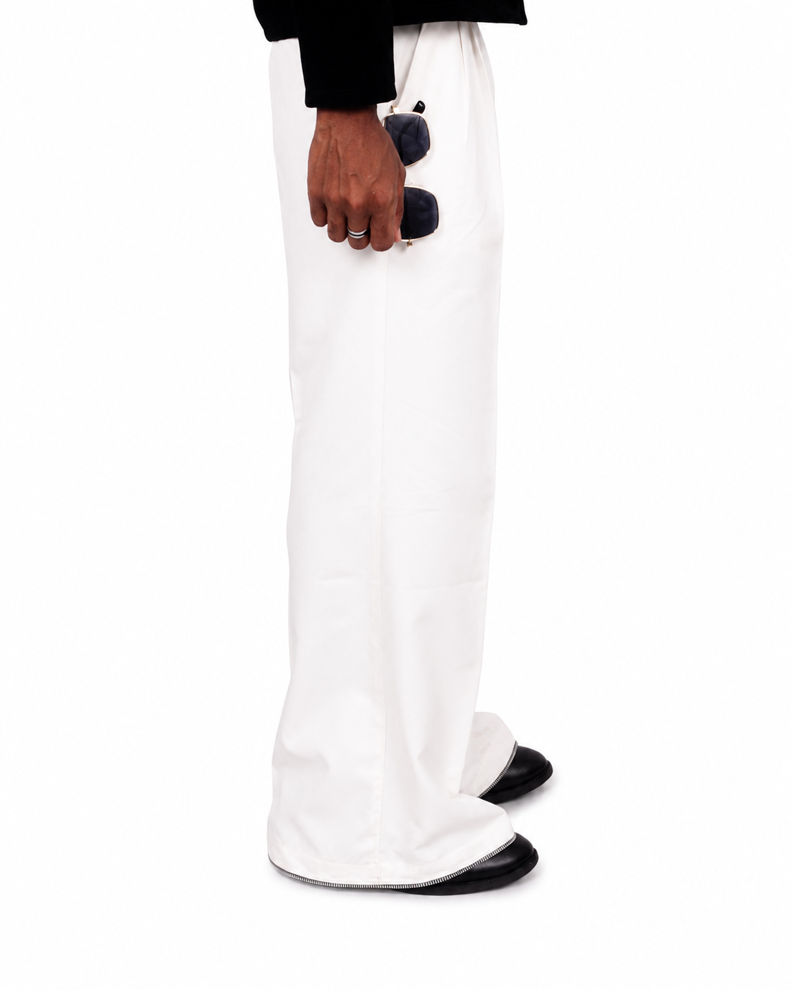 Threadtails signature off white wide leg pants